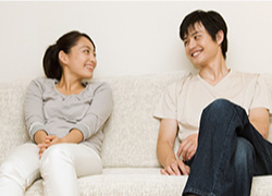 結婚相手との絆を深める方法「その日の出来事を語り合う」